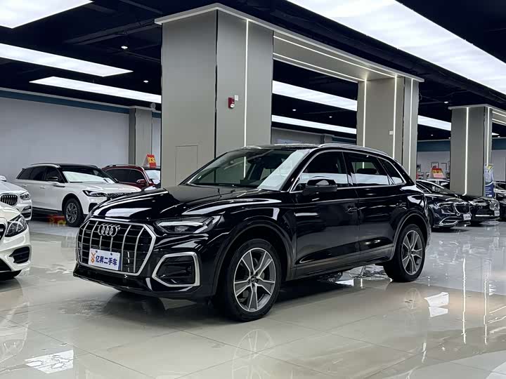 Фото 1 - Audi Q5L