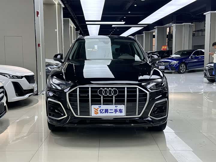 Фото 2 - Audi Q5L