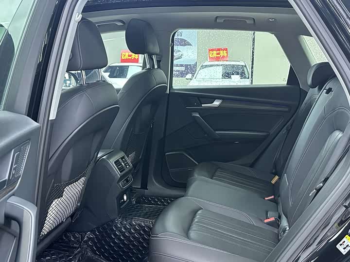 Фото 8 - Audi Q5L