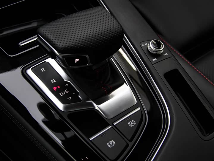 Фото 4 - Audi A4L