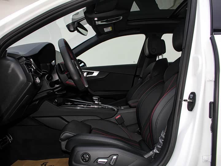 Фото 9 - Audi A4L