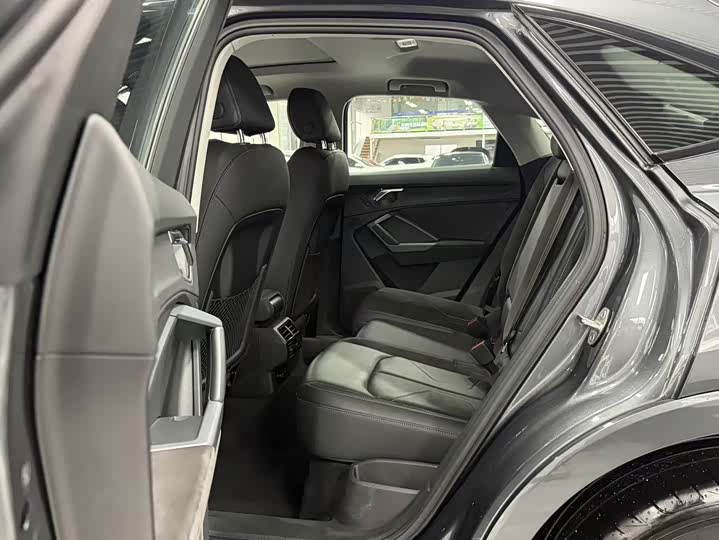 Фото 8 - Audi Q3 Sportback