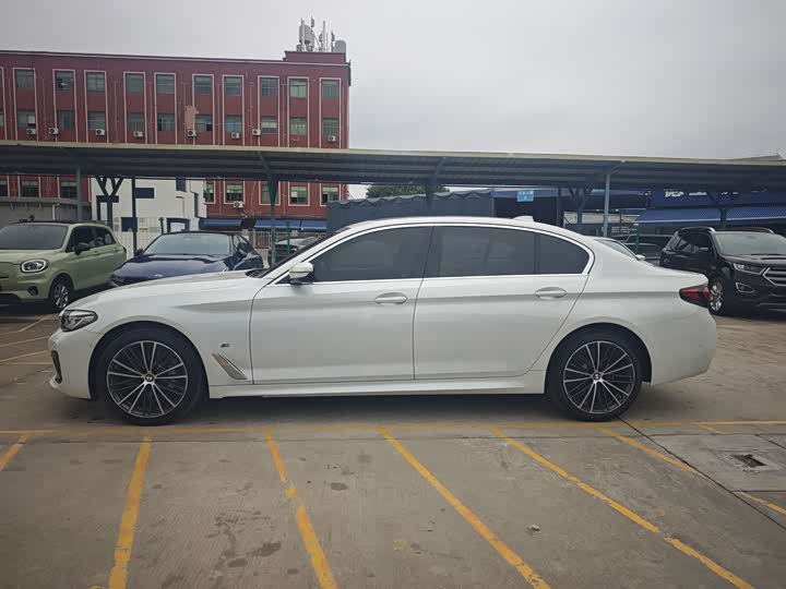 Фото 5 - BMW 5 Series