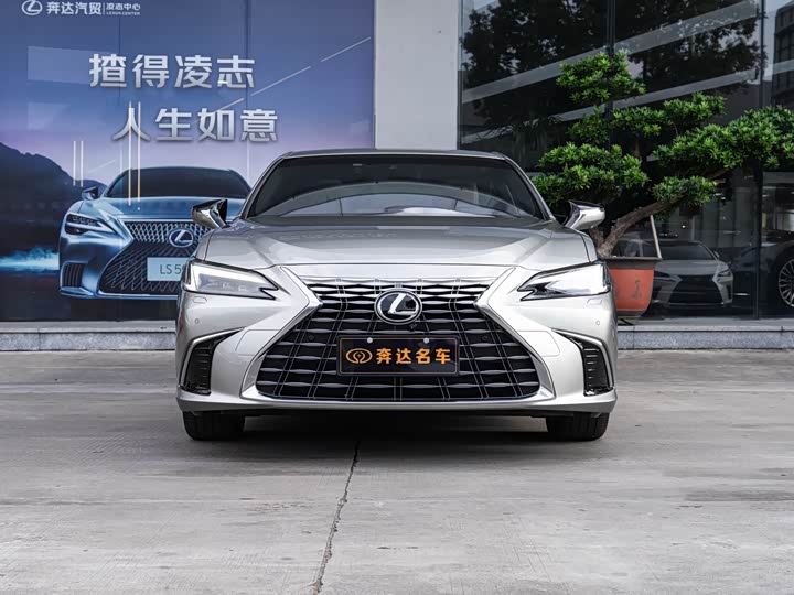 Фото 2 - Lexus ES