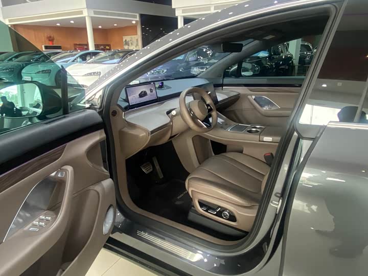 Фото 9 - Luxeed R7