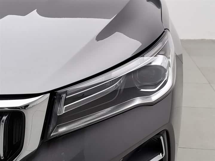 Фото 7 - Geely Emgrand