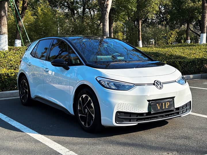 Photo 3 - Volkswagen ID.3