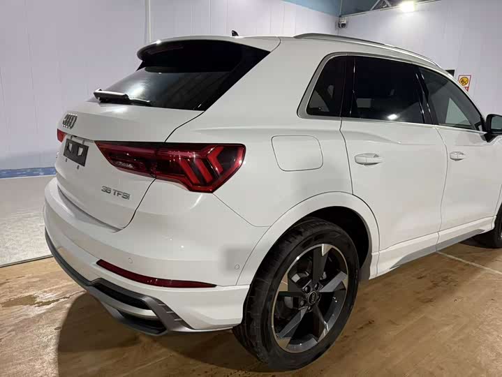 Фото 4 - Audi Q3