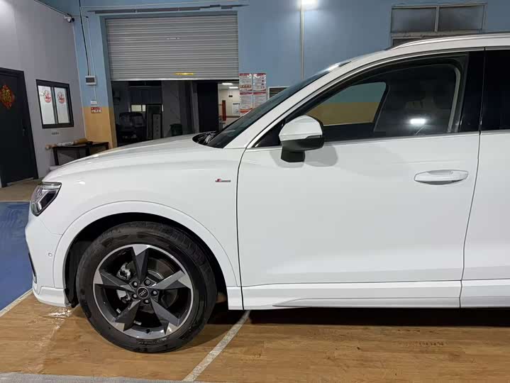 Фото 8 - Audi Q3