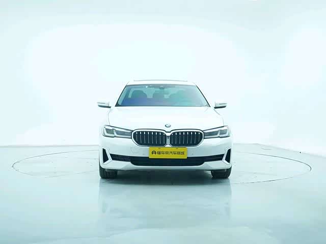 Фото 5 - BMW 5 Series