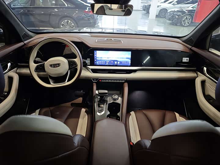 Фото 8 - Geely Monjaro