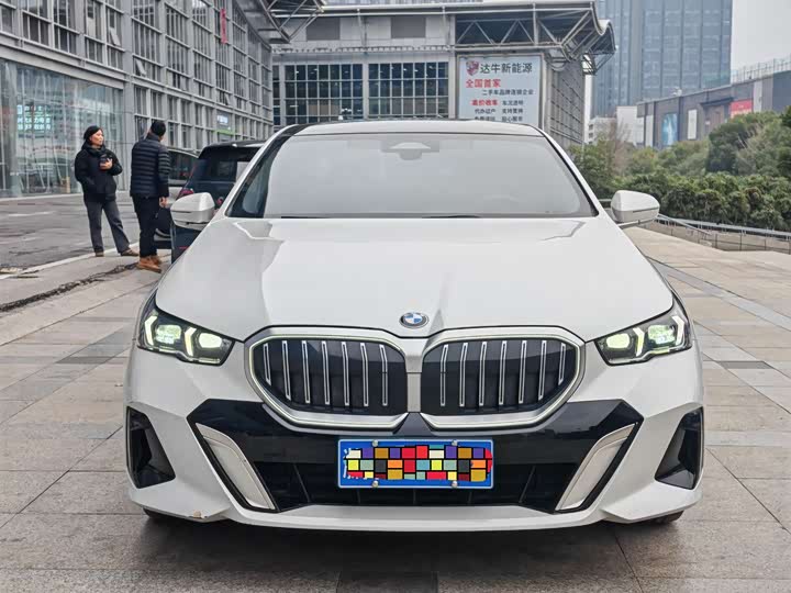 Фото 2 - BMW 5 Series