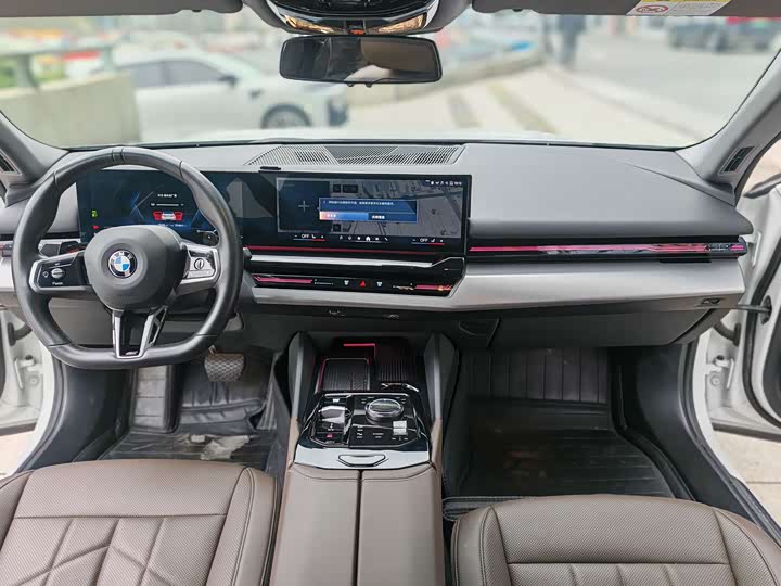 Фото 8 - BMW 5 Series
