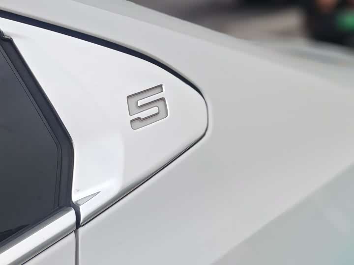 Фото 9 - BMW 5 Series