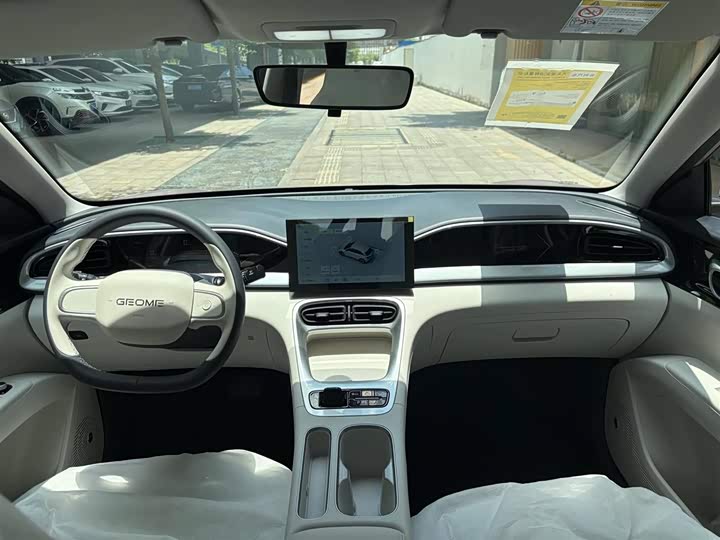 Фото 3 - Geely Galaxy Geome