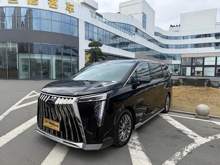 Photo 1 - GAC Trumpchi M8