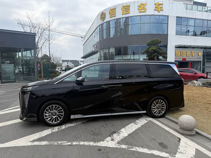 Photo 3 - GAC Trumpchi M8