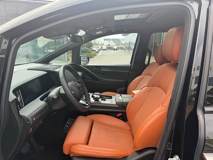 Photo 6 - GAC Trumpchi M8