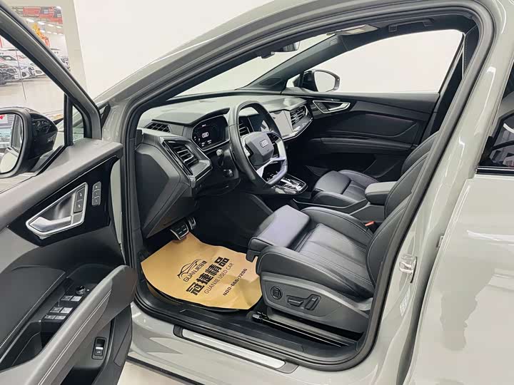 Фото 4 - Audi Q4 e-tron