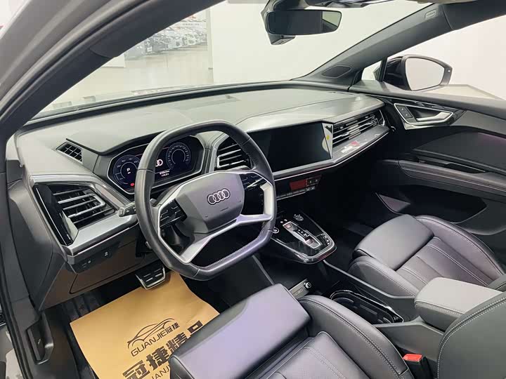 Фото 6 - Audi Q4 e-tron