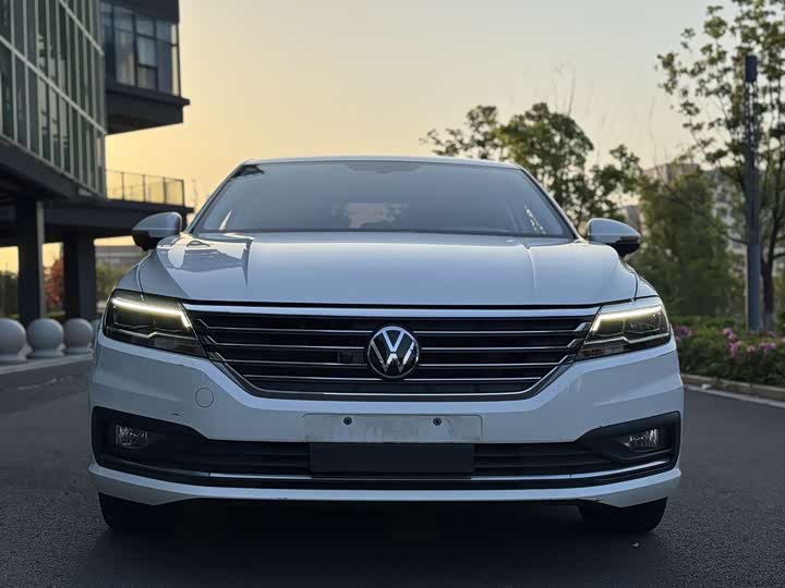 Фото 2 - Volkswagen Lavida