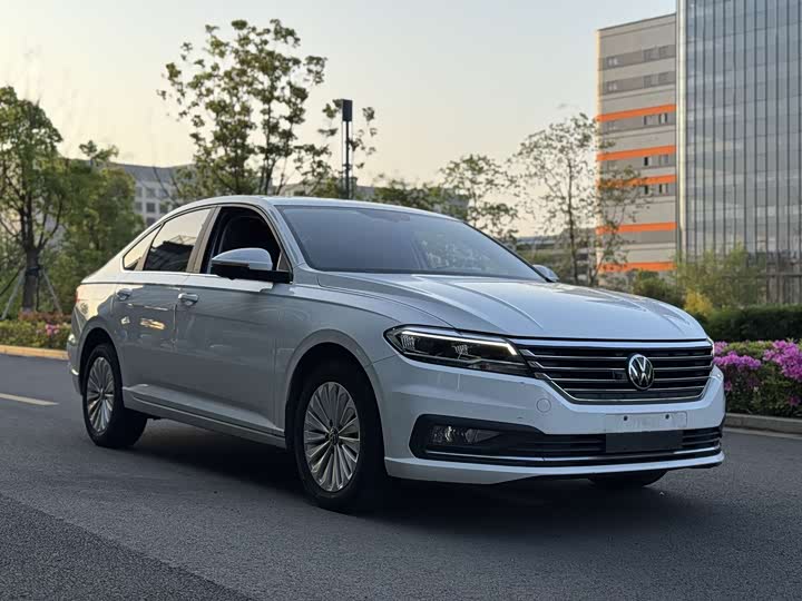 Фото 3 - Volkswagen Lavida