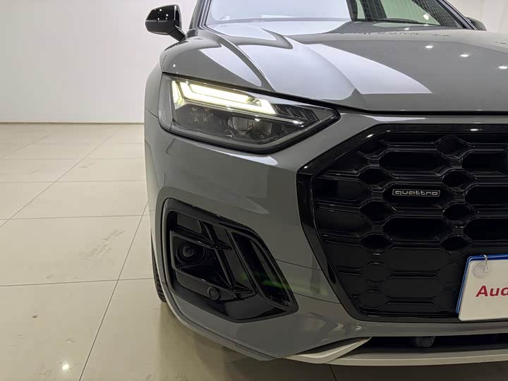 Фото 8 - Audi Q5L