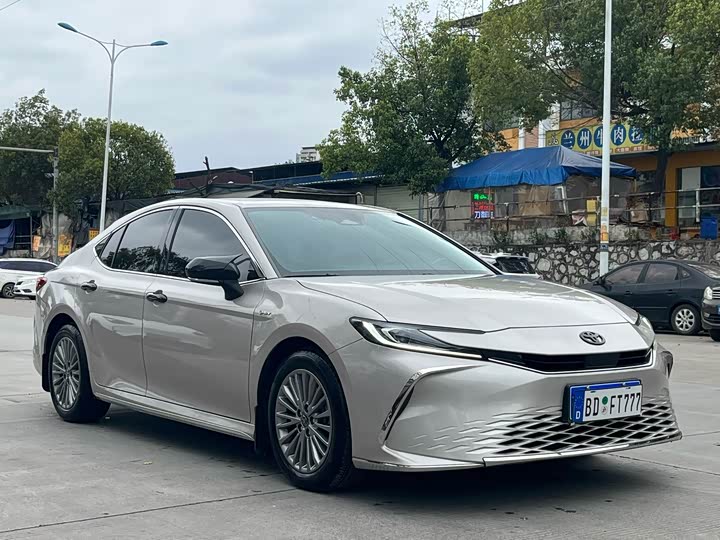 Photo 3 - Toyota Camry