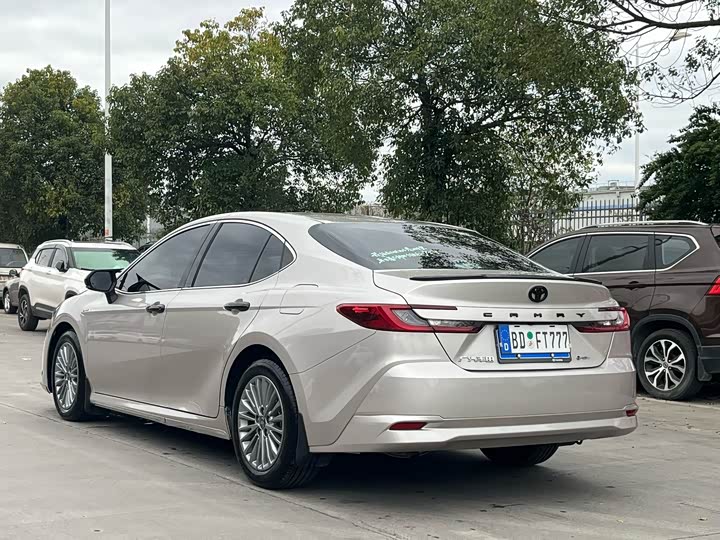 Photo 4 - Toyota Camry