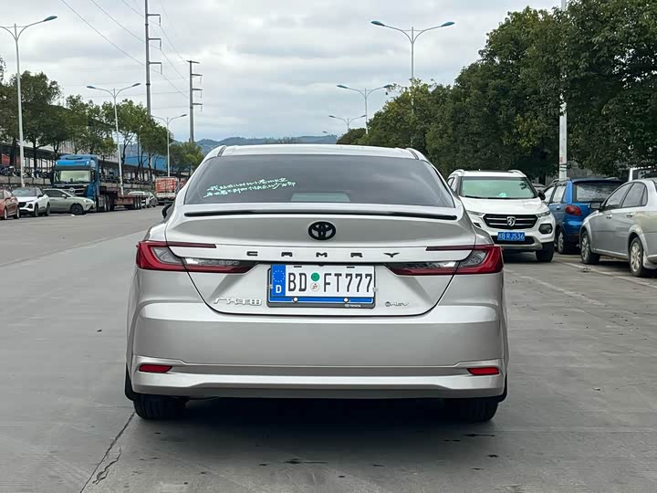 Photo 5 - Toyota Camry