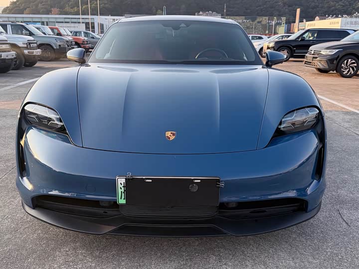 Photo 2 - Porsche Taycan