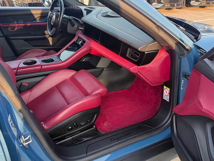 Photo 6 - Porsche Taycan