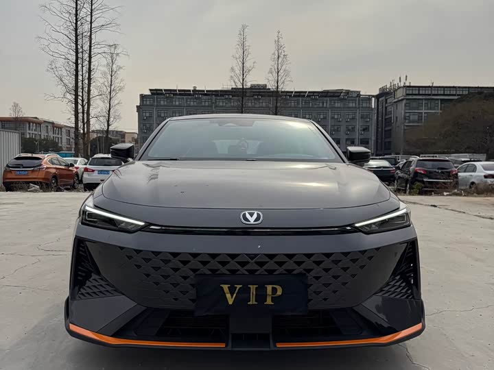 Фото 1 - Changan UNI-V