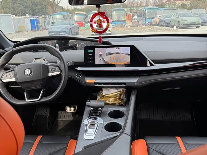 Фото 4 - Changan UNI-V