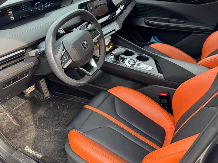 Фото 5 - Changan UNI-V