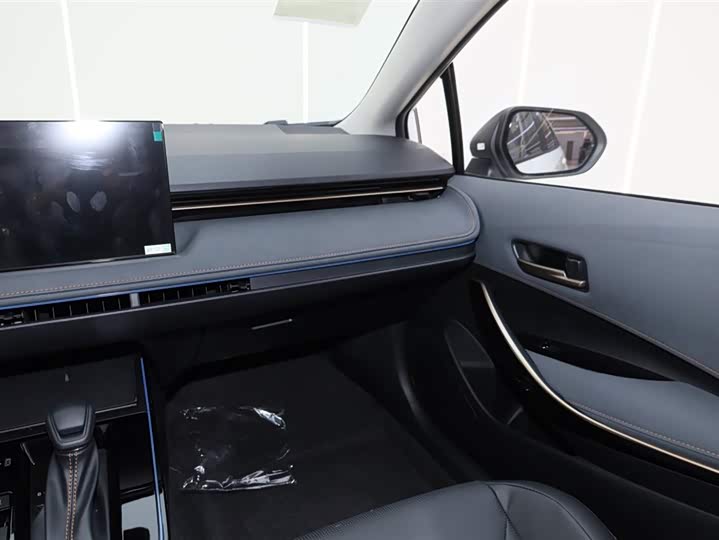 Фото 8 - Toyota Corolla