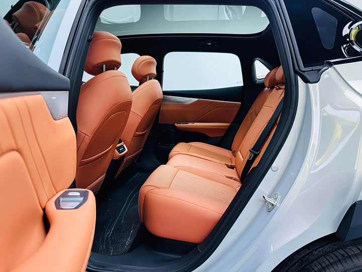 Фото 9 - Changan Deepal S05