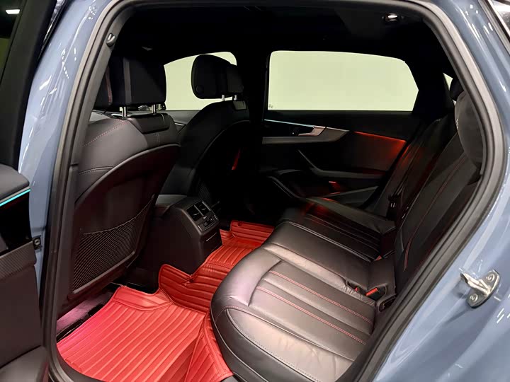 Фото 7 - Audi A4L