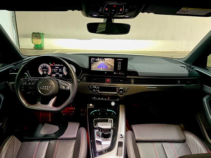 Фото 8 - Audi A4L