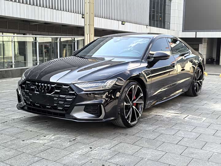 Фото 1 - Audi A7L