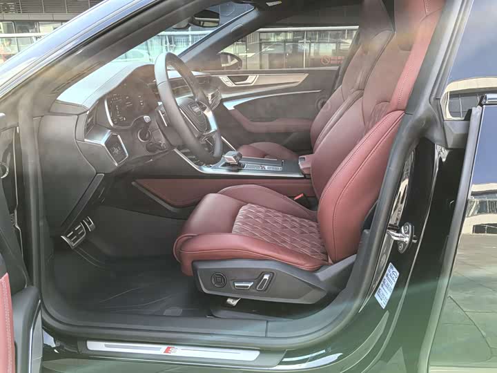 Фото 4 - Audi A7L