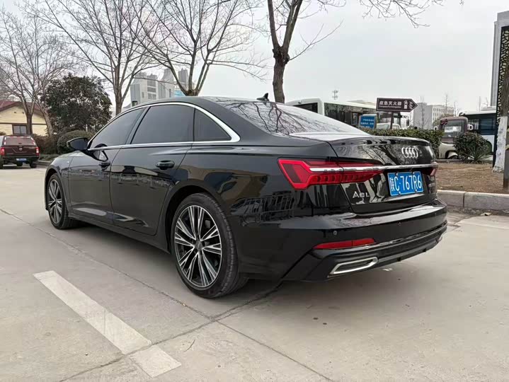 Фото 6 - Audi A6L
