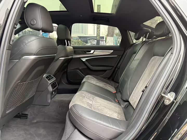 Фото 8 - Audi A6L