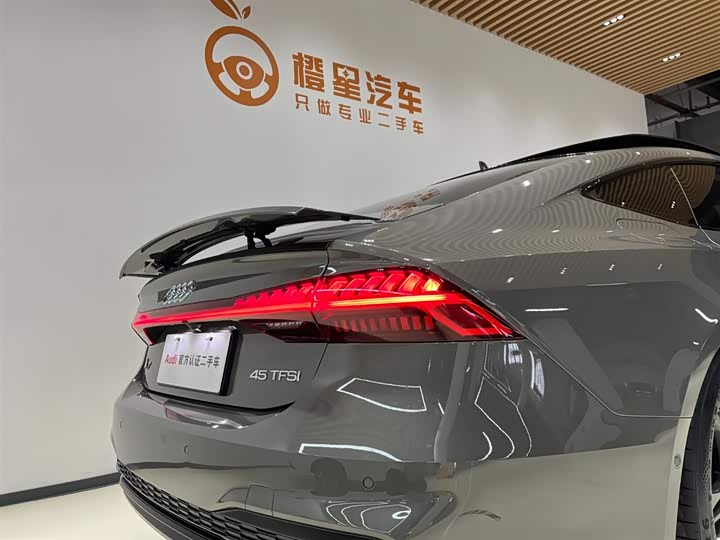 Фото 7 - Audi A7