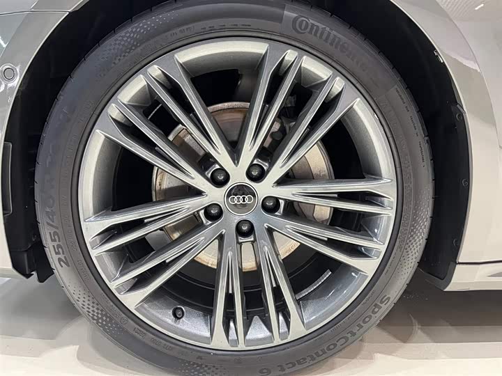 Фото 8 - Audi A7