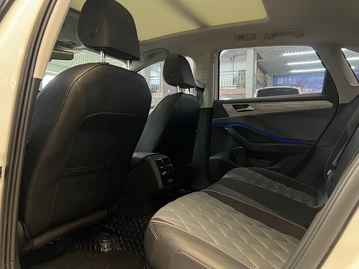 Фото 6 - Volkswagen Sagitar L