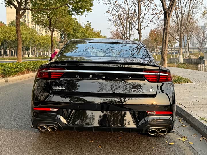 Фото 6 - Geely Preface