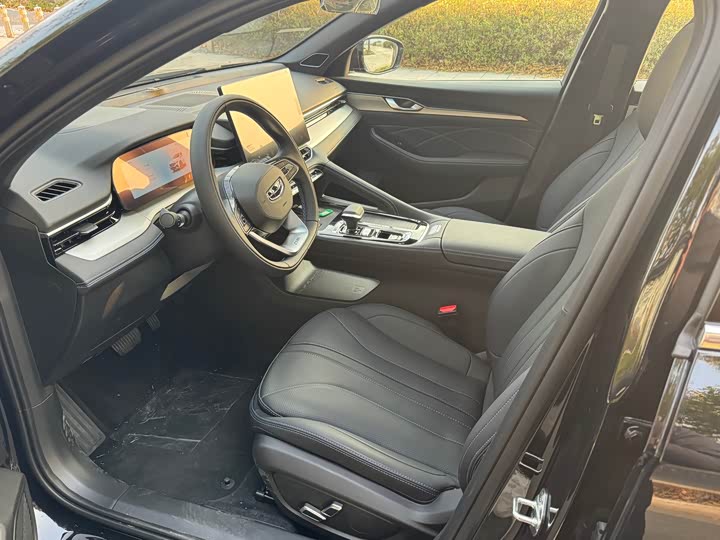 Фото 8 - Geely Preface