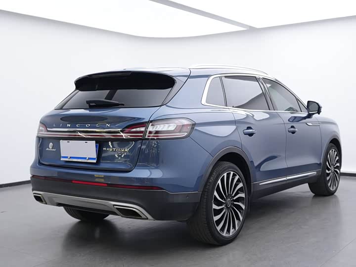 Photo 4 - Lincoln Nautilus