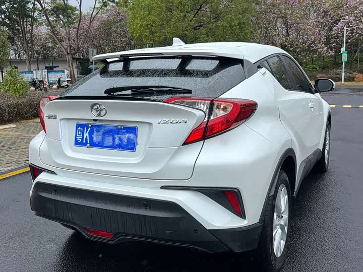 Фото 6 - Toyota Izoa